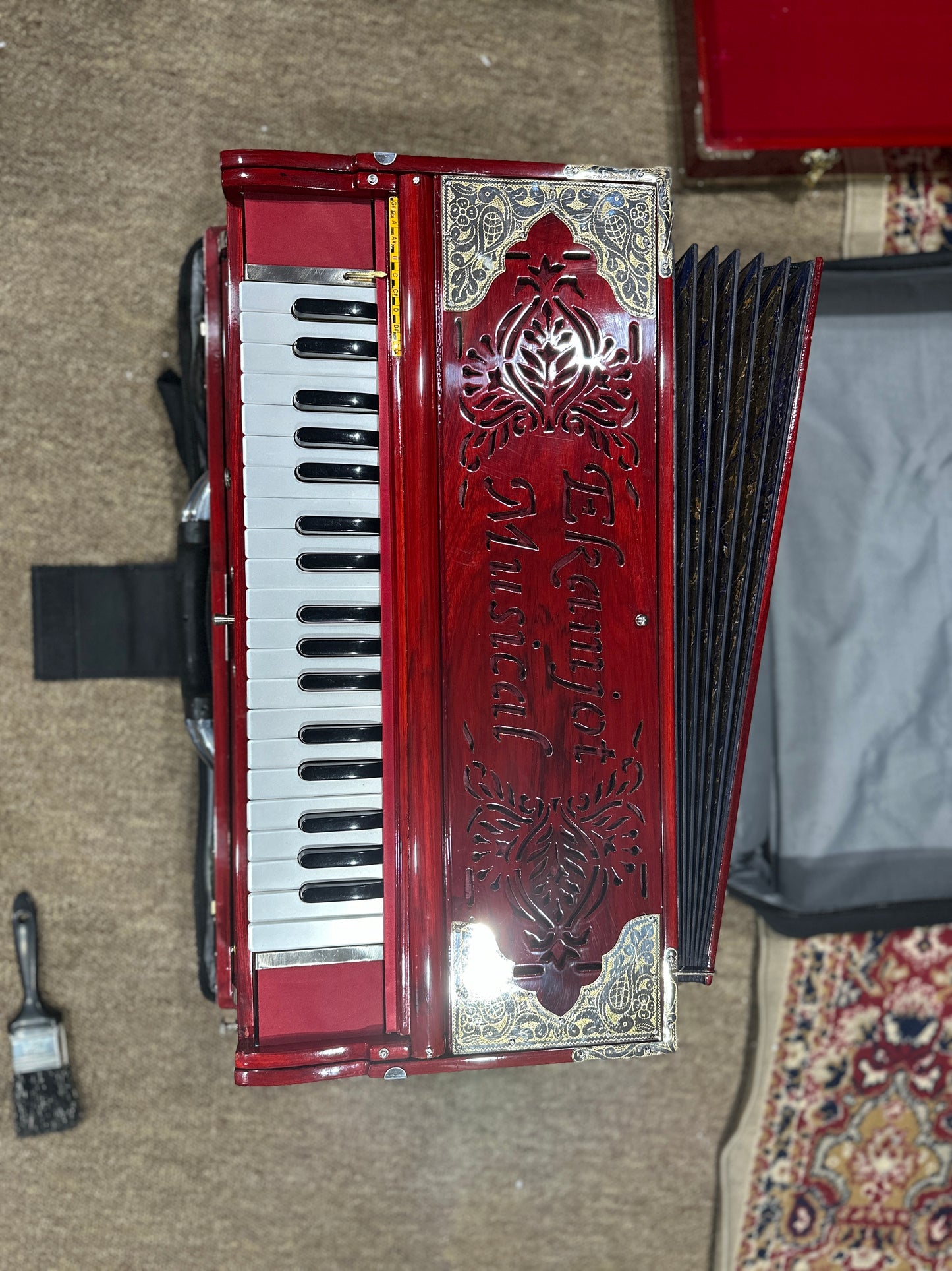9 Scale Changer Harmonium
