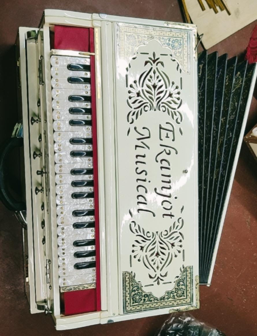 3 Line 9 Scale Paris Reed Harmonium
