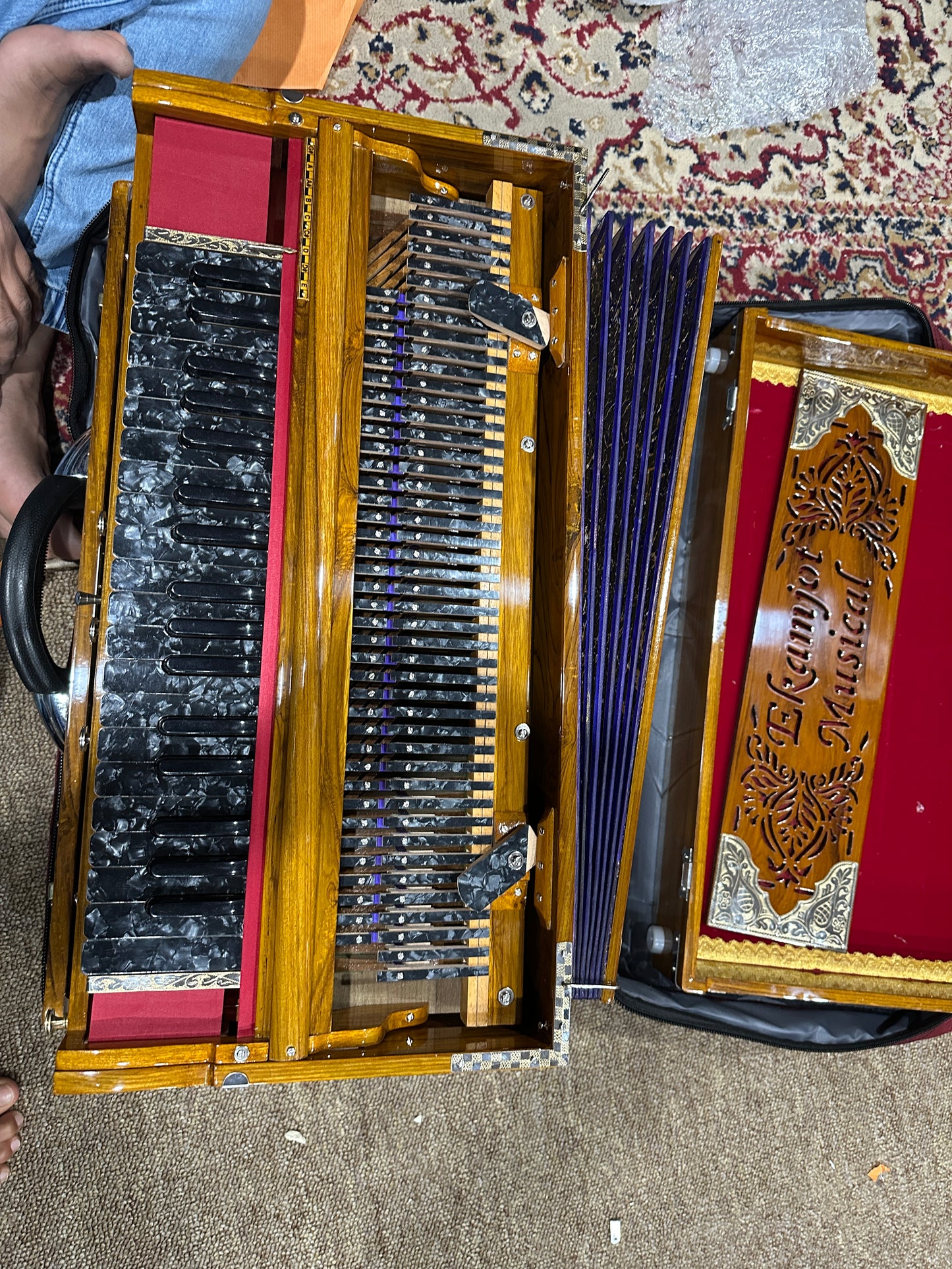 9 Scale Changer Harmonium