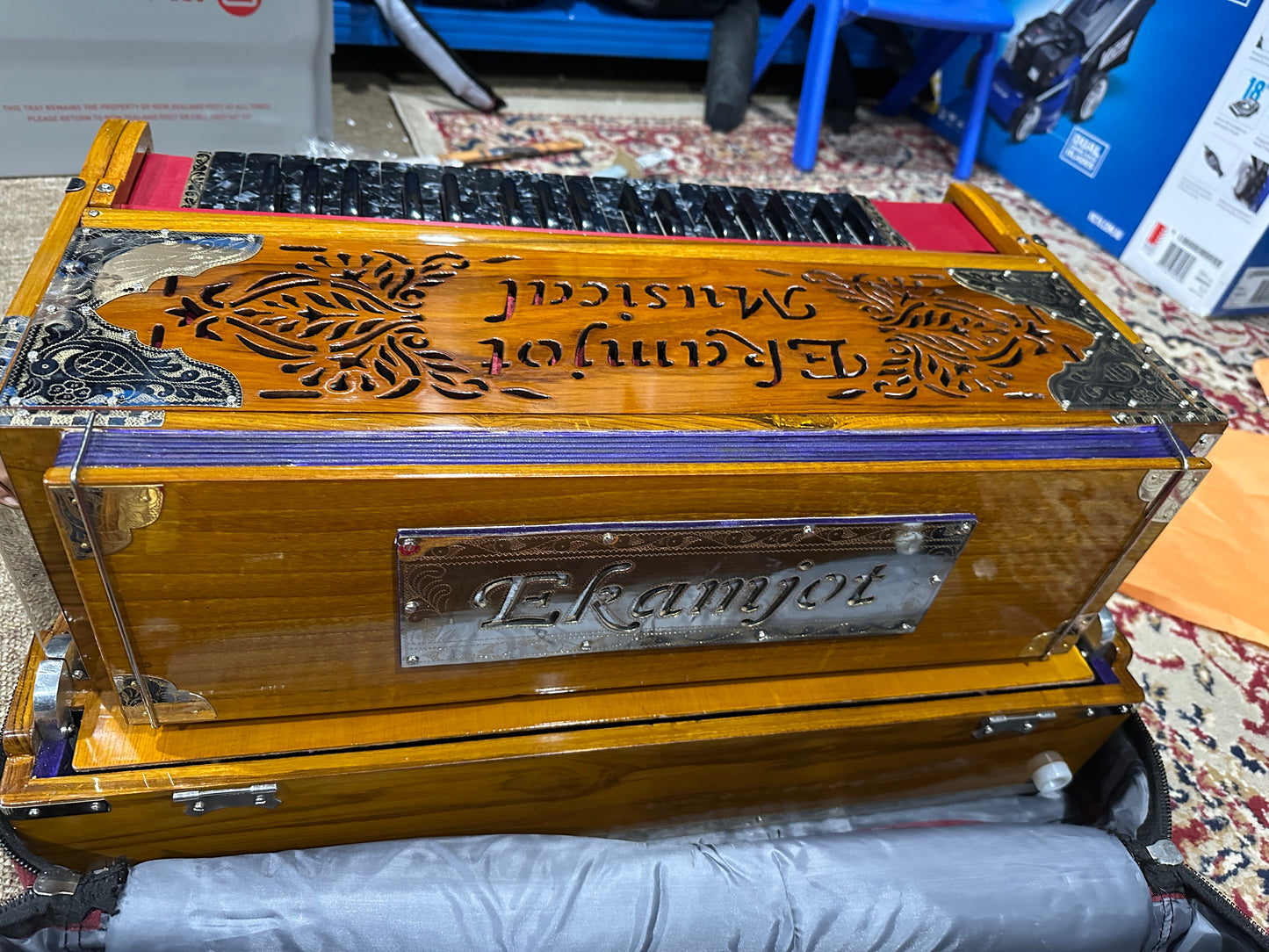 9 Scale Changer Harmonium