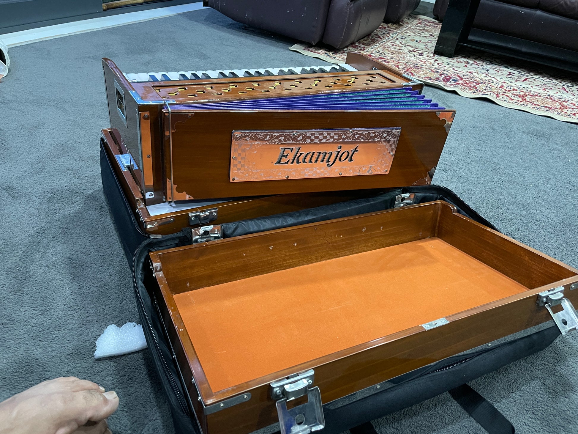 2 line harmonium